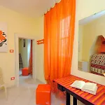 Alla Maison Di Alessia فندق مبيت وإفطار بيرودجا